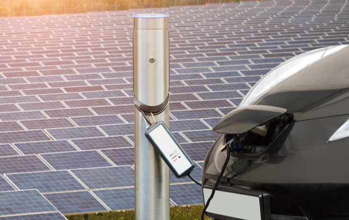 elektromos autók töltése, napelemes rendszer akár többféle kw-os napelemes rendszert lehet telepíteni és napelemmel tölteni otthon