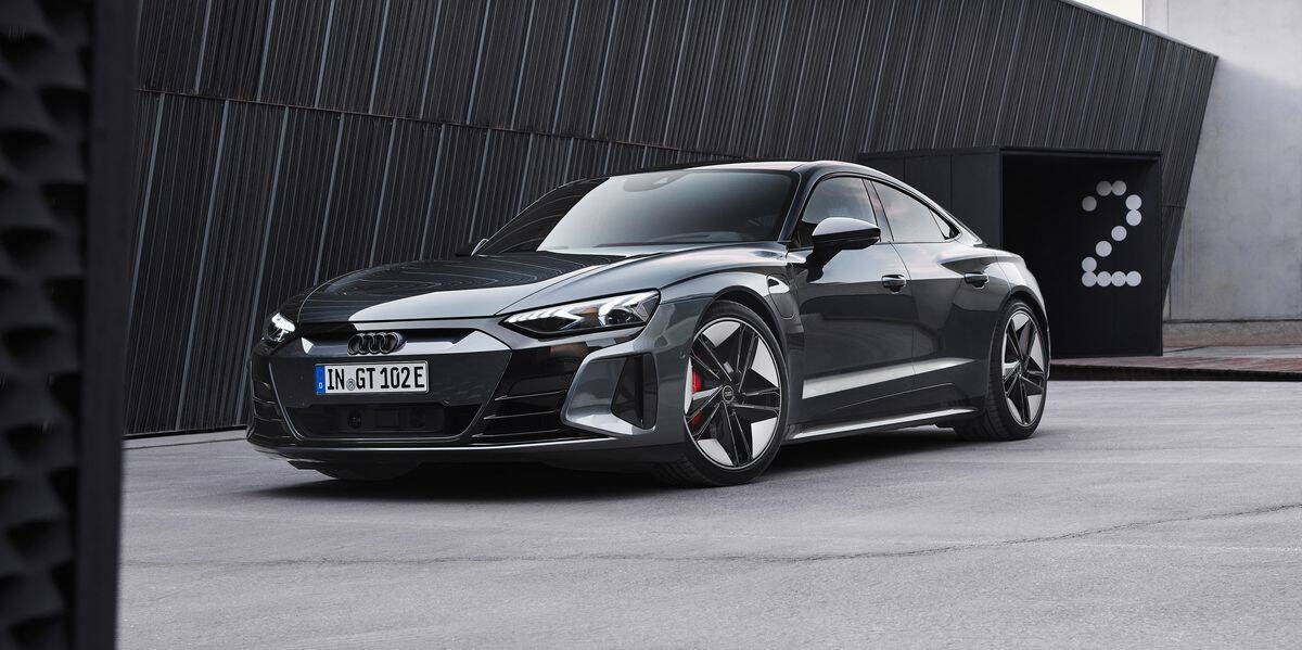 elektromos autó töltése különböző kw-os, elektromos autót tölteni 22 kw-os töltővel is lehet váltakozó áramú, akár 3,7 kw-os, 11 kw-os és 50 kw-os töltés