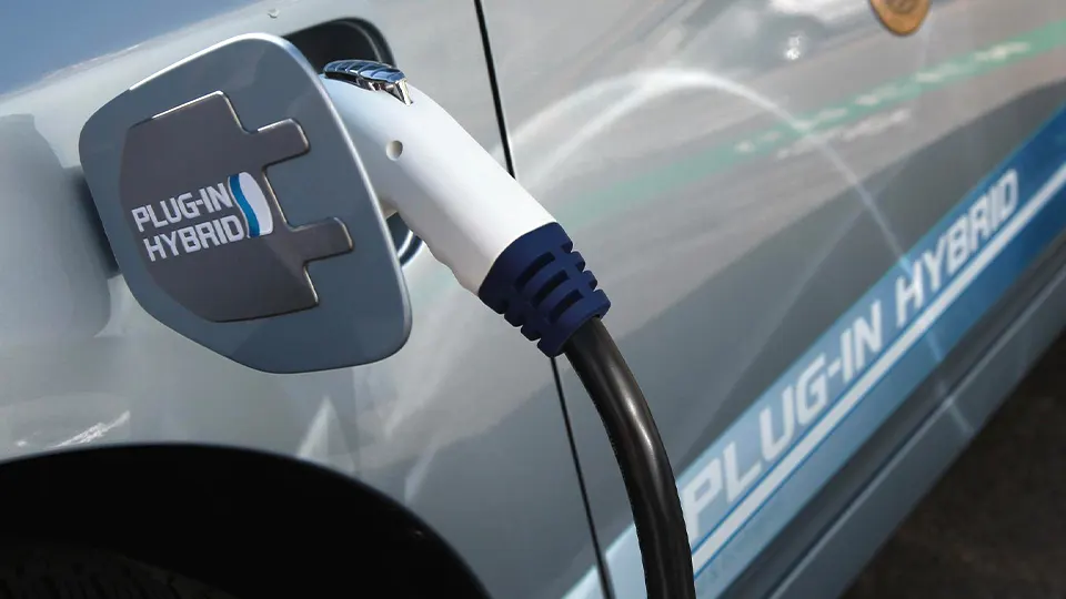 plug in hybrid, tisztán elektromos, plug in hibrid belső égésű, electric vehicle,phev plug in, elektromos autók, elektromos autó,