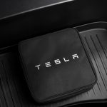 Tesla mobil csatlakozó