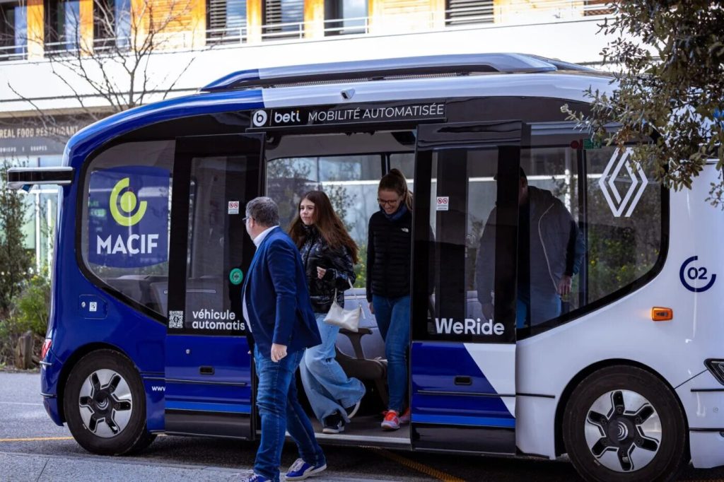 renault önvezető minibusz,önvezető járművek,sofőr nélküli,4 es,