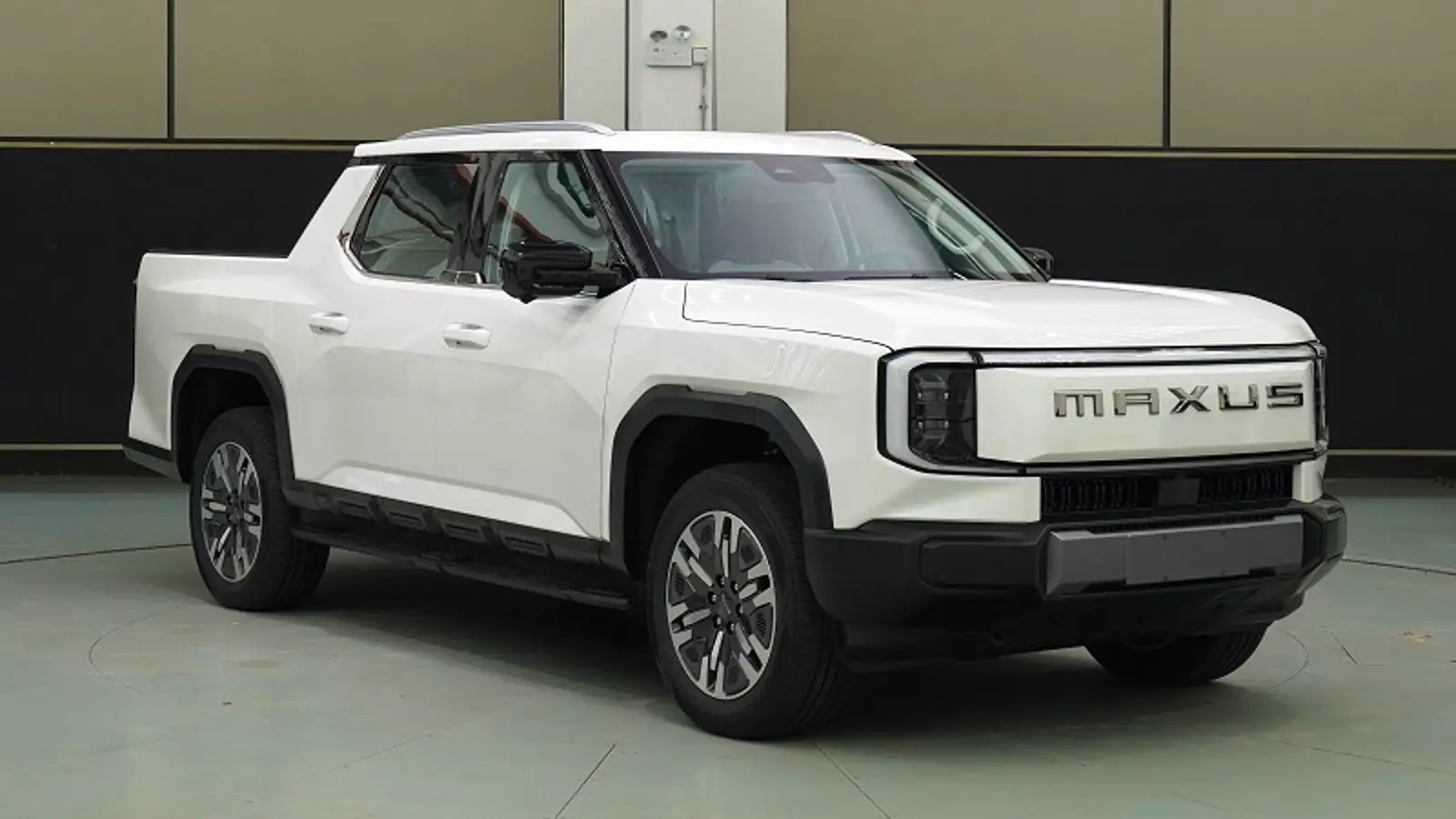 maxus eterron 9,km h,102 kwh,all terrain system,325 kw,elektromos,pickup,töltési,620 kg,hideg,jármű,,használt,felhasználói,vezetési,