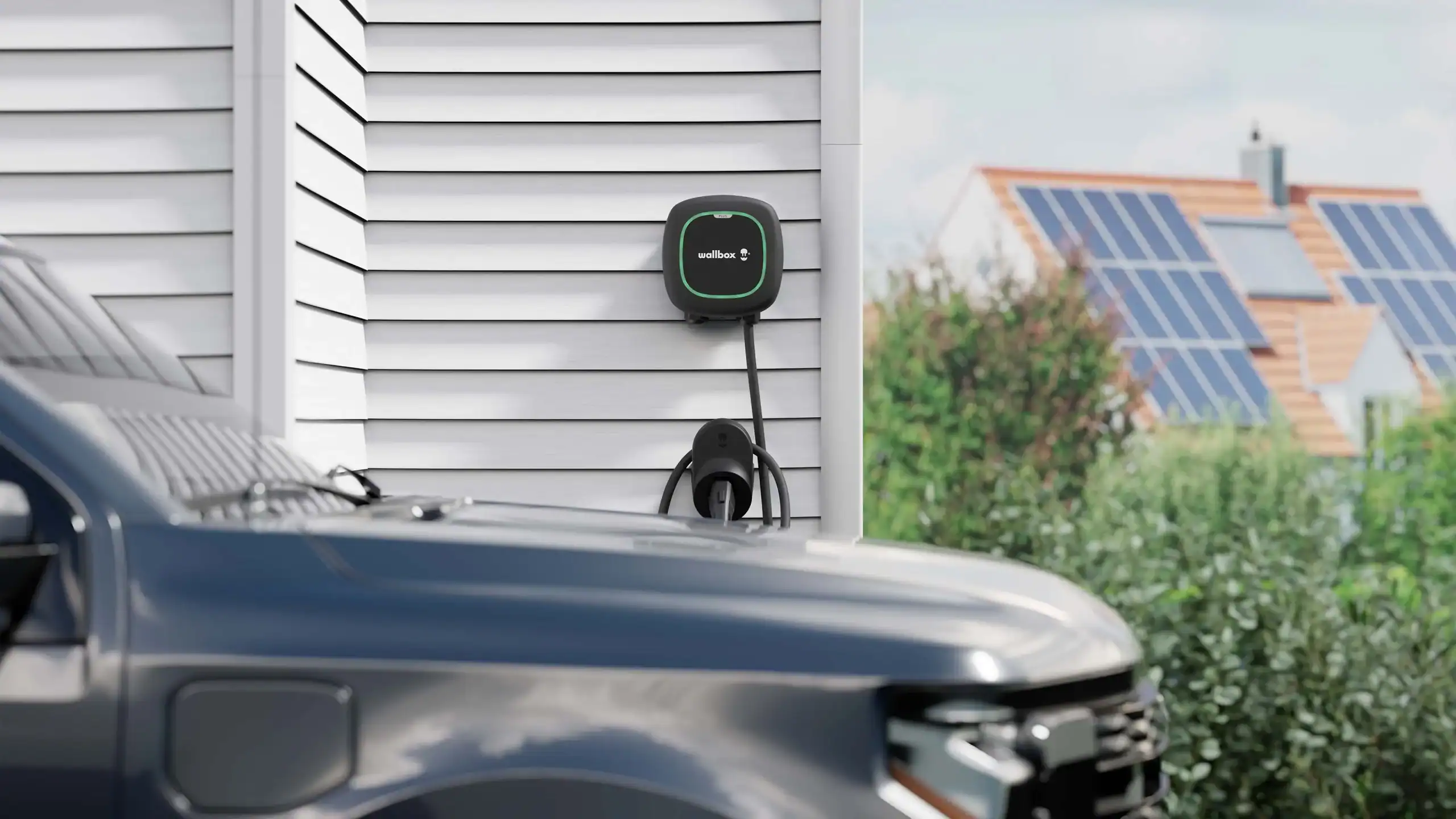 Napelemes töltés wallbox töltővel autó töltés napelem segyítségével, max 22 kW elérhető teljesítmény, 2 db napelem csoport a tetőn, minimum 490 ft leárazás,