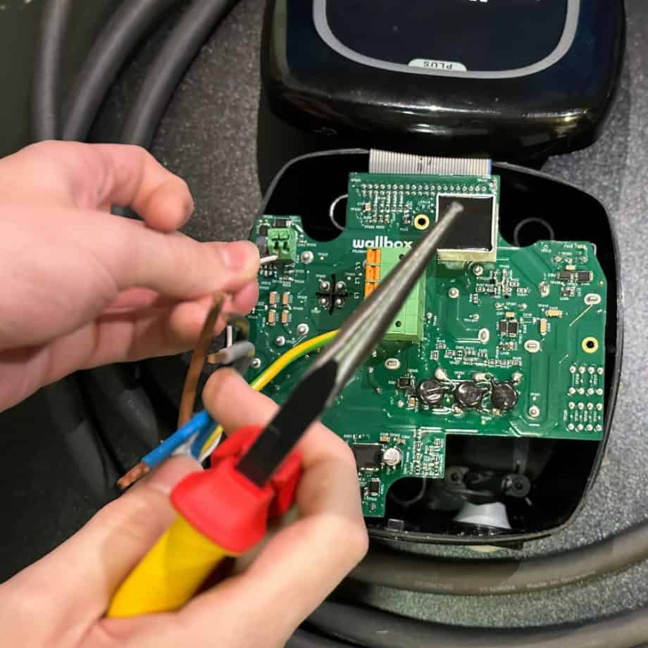 Használt/bontott töltőkábel beszerelés