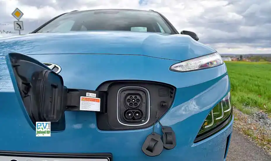 hyundai kona töltőkábel type 2 csatlakozó elektromos autó töltéshez, hyundai kona electric töltő csatlakozó típusa, fázisok száma, áramerősség és maximális töltési teljesítmény bemutatása
